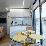 Energyapart Aqua Na Wodzie Houseboat * シュチェチン