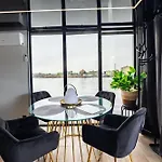 Energyapart Aqua Na Wodzie Houseboat シュチェチン
