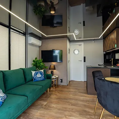 Energyapart Aqua Na Wodzie Houseboat アパート シュチェチン