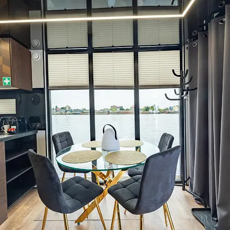 Energyapart Aqua Na Wodzie Houseboat アパート *