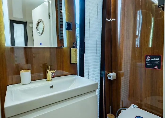 Energyapart Aqua Na Wodzie Houseboat *