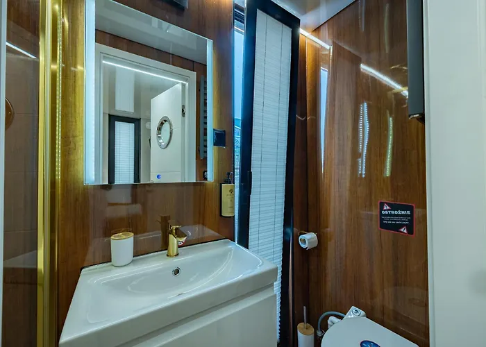 Energyapart Aqua Na Wodzie Houseboat Апартаменты