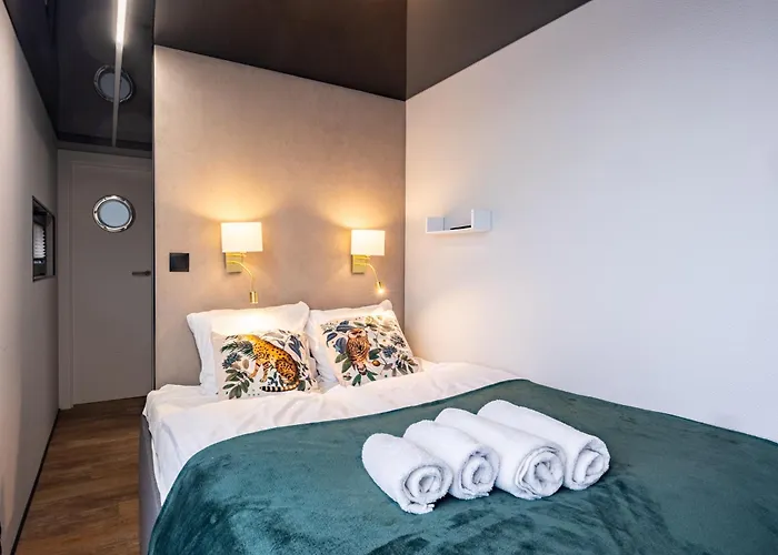 Energyapart Aqua Na Wodzie Houseboat